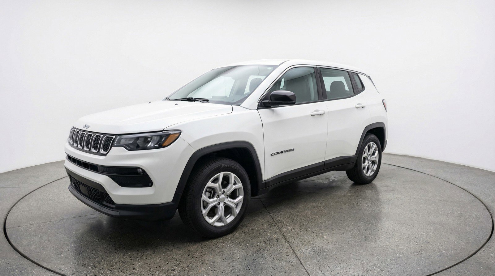 Used 2025 Jeep Compass Latitude AWD/4WD image 3