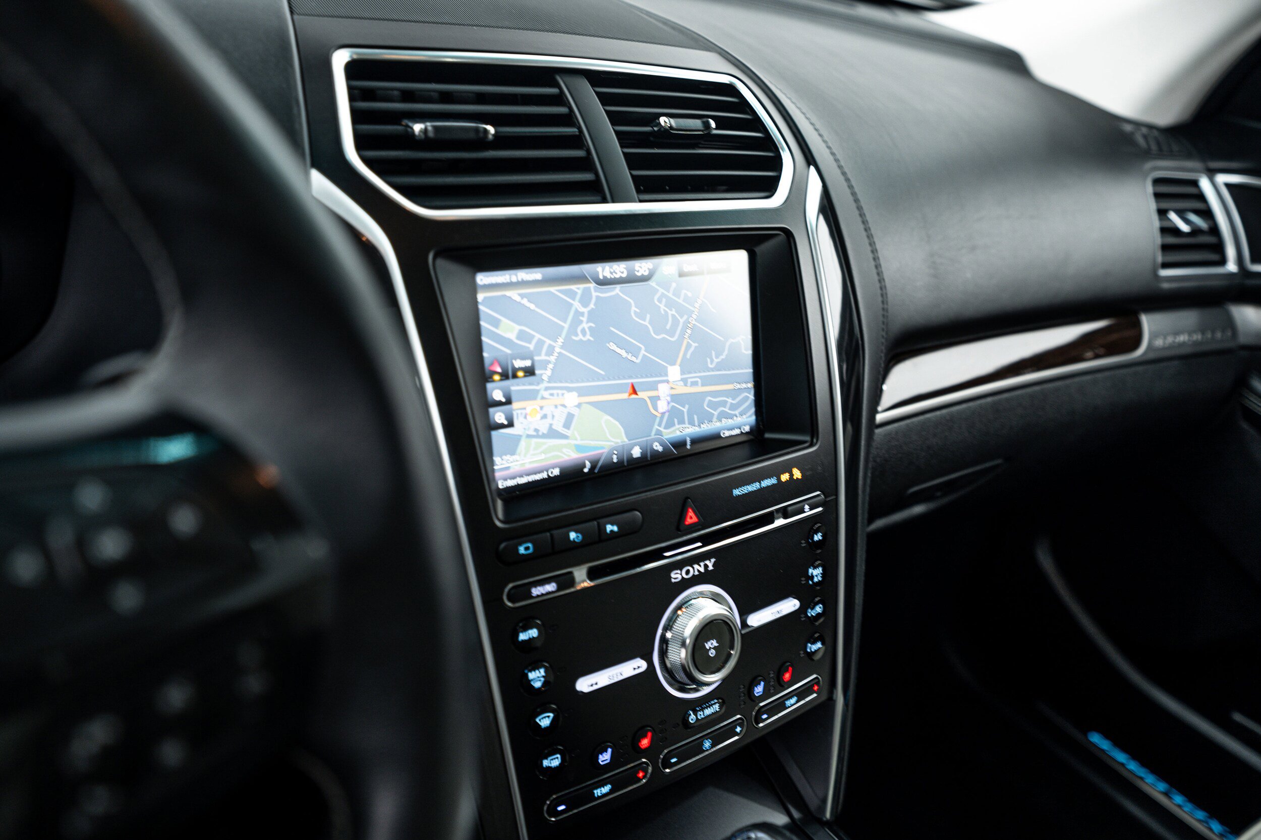 Used 2016 Ford Explorer Platinum AWD/4WD image 12