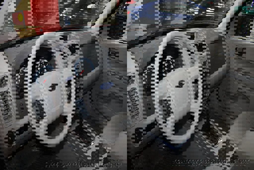 Used 2008 Ford Escape XLT image 12