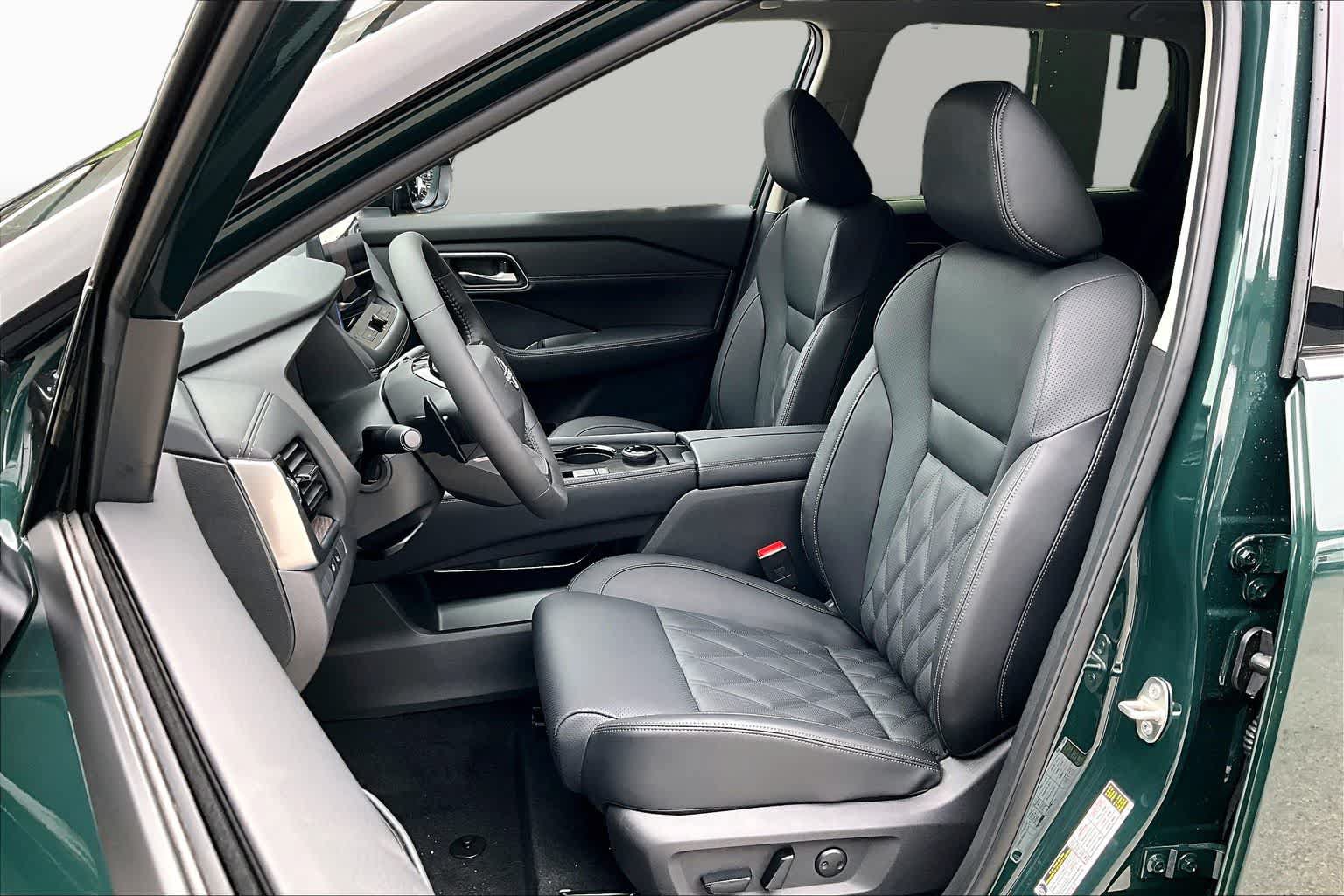New 2026 Nissan Rogue Platinum AWD/4WD image 15