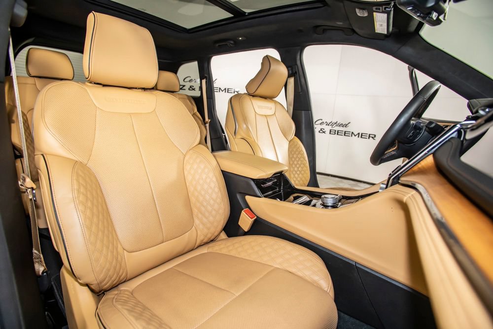 Used 2024 Jeep Grand Cherokee Summit AWD/4WD image 15