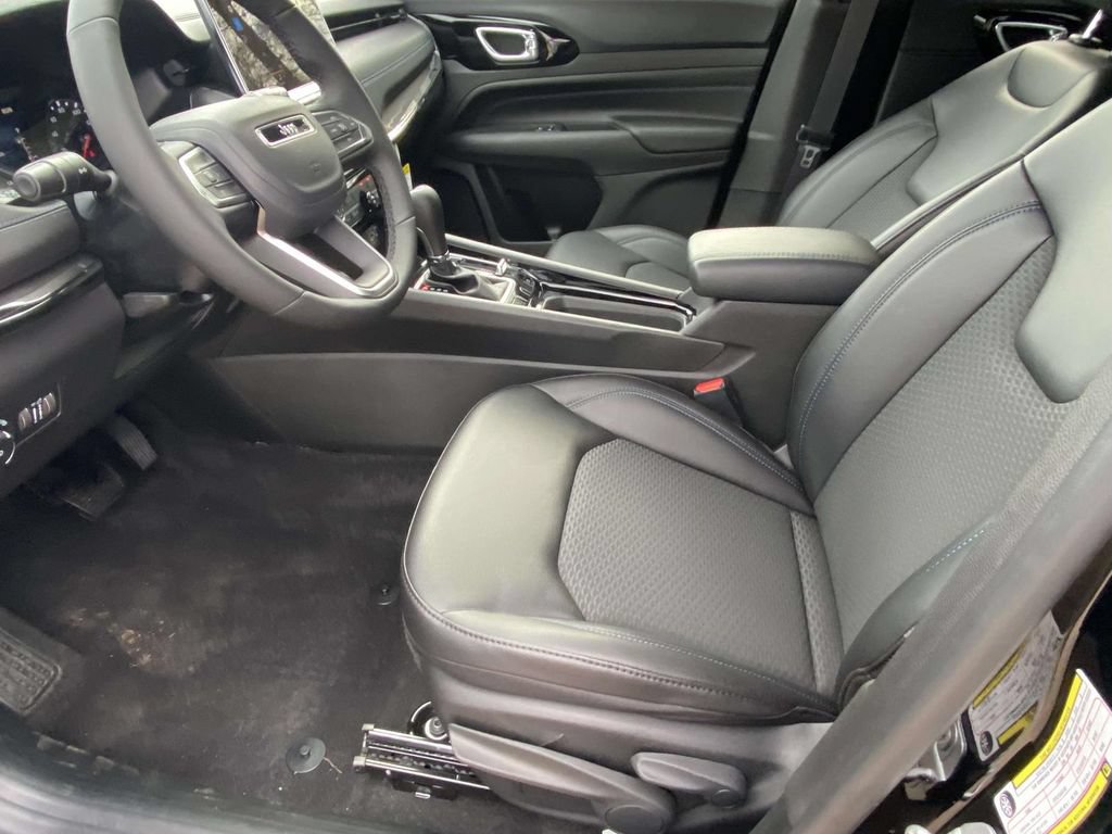 New 2026 Jeep Compass Latitude AWD/4WD image 13