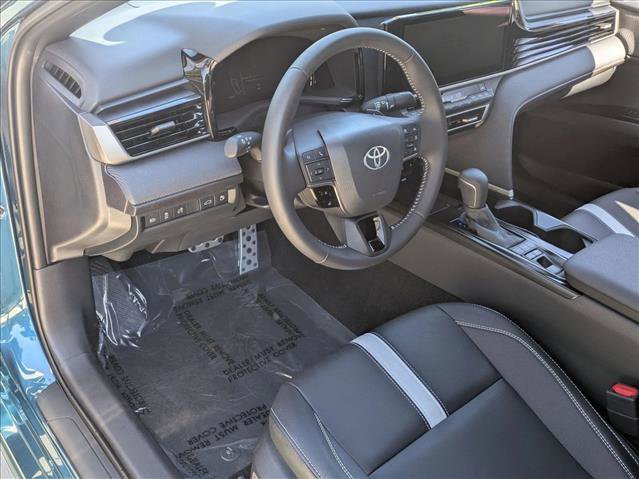 Used 2025 Toyota Camry SE image 9