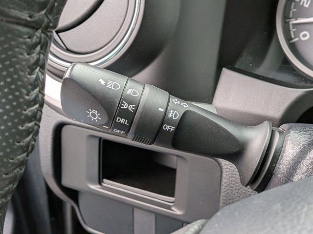 Used 2017 Toyota Tacoma SR5 AWD/4WD image 26