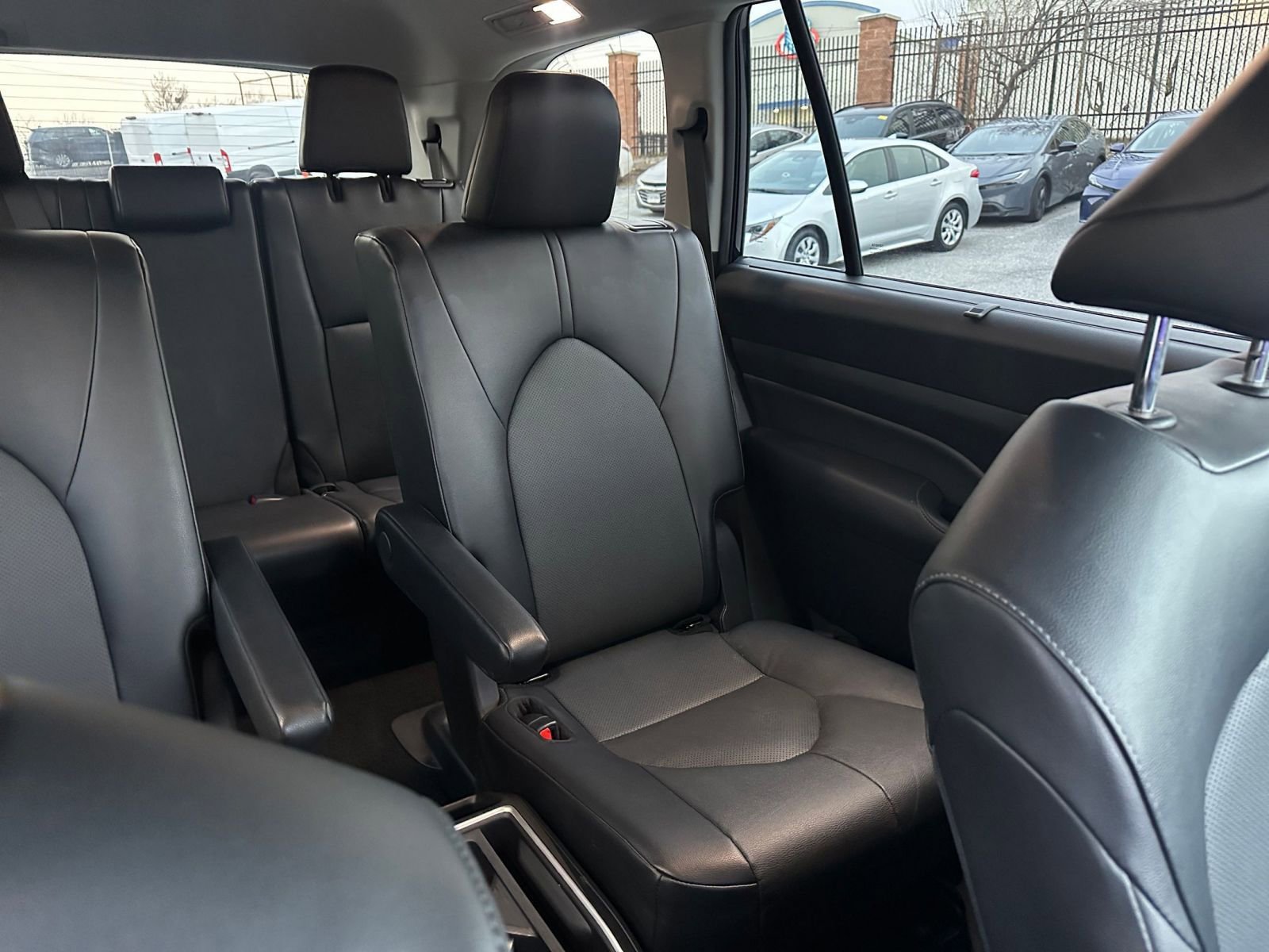 Used 2025 Toyota Grand Highlander XLE image 38