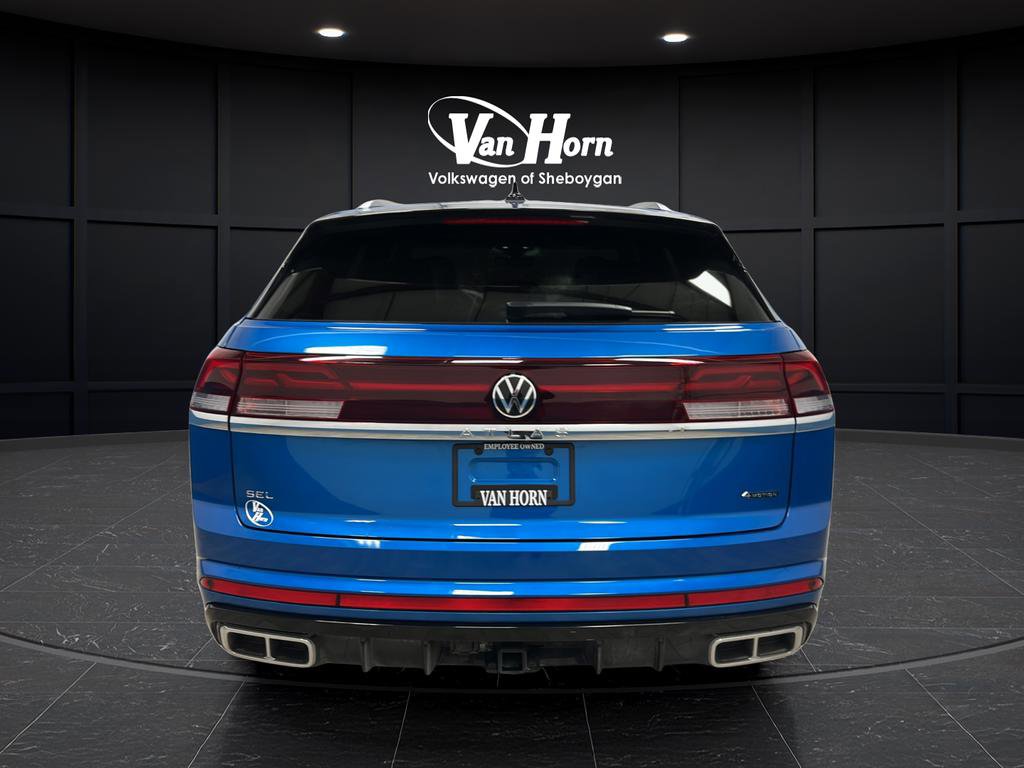 Used 2024 Volkswagen Atlas Cross Sport SEL R-Line AWD/4WD image 4