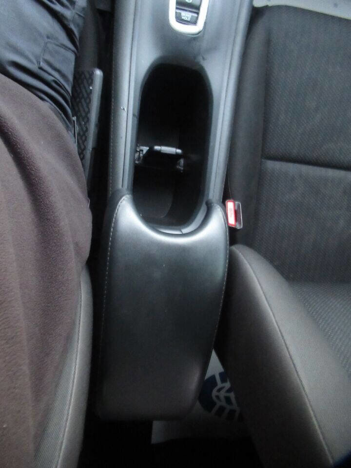 Used 2016 Honda HR-V LX image 38