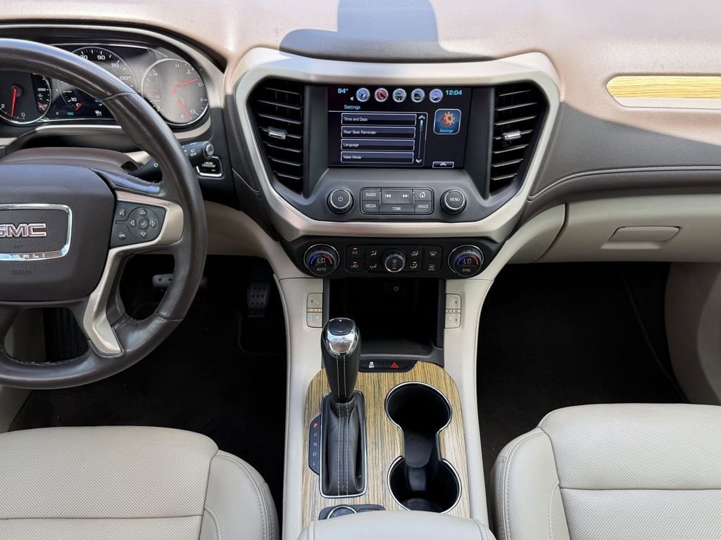 Used 2019 GMC Acadia Denali w/ Technology Package FWD image 14