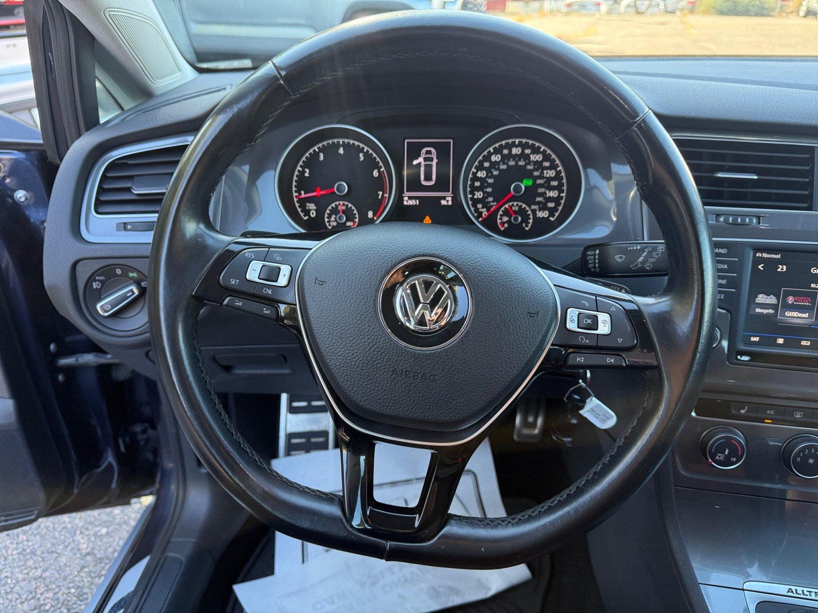 Used 2017 Volkswagen Golf Alltrack S AWD/4WD image 9
