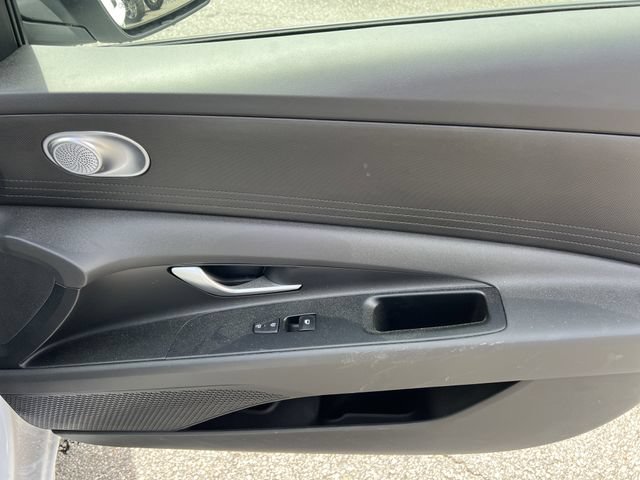 Used 2026 Hyundai Elantra Hybrid FWD image 14