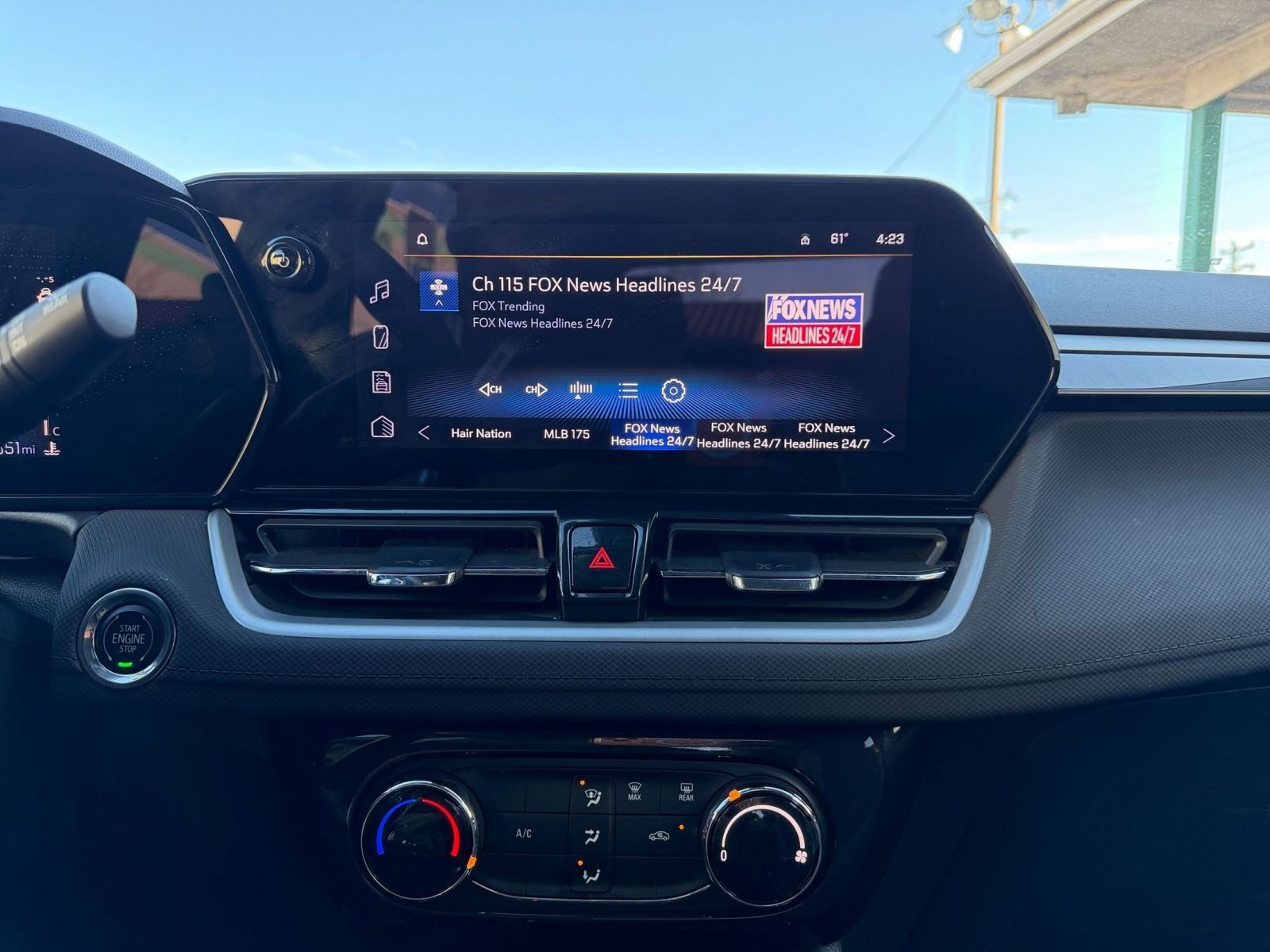 Used 2025 Chevrolet TrailBlazer LT FWD image 17