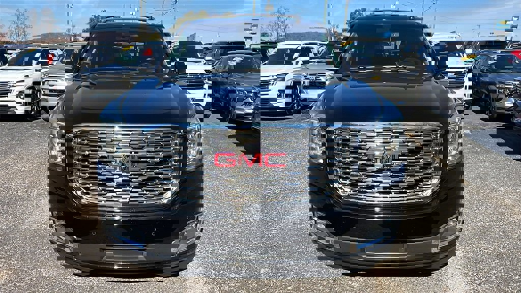 Used 2018 GMC Yukon Denali w/ Denali Ultimate Package image 2