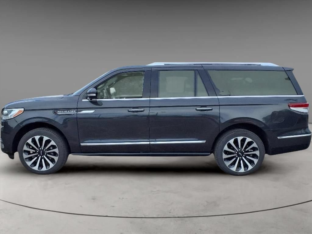 Used 2024 Lincoln Navigator L Reserve AWD/4WD image 32