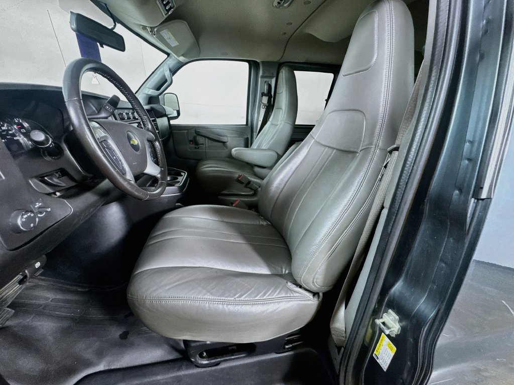 Used 2017 Chevrolet Express 3500 LS RWD image 22