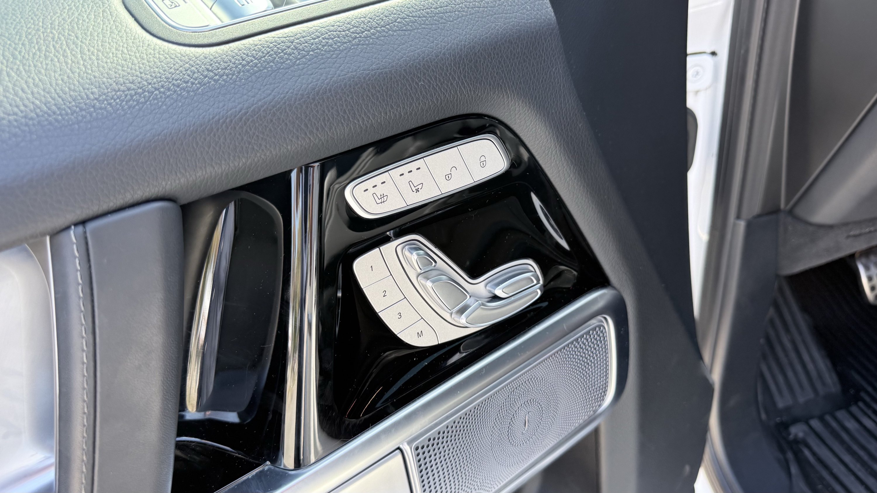 Used 2025 Mercedes-Benz G 550 image 24