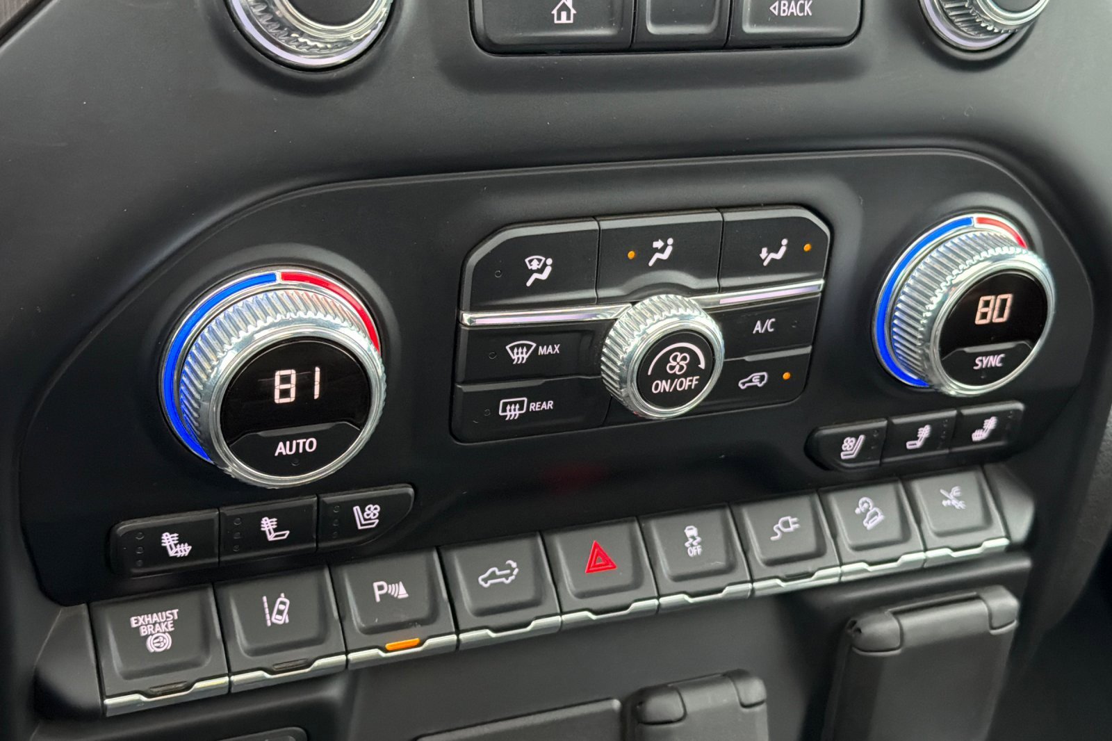 Used 2022 GMC Sierra 2500 AT4 w/ AT4 Premium Plus Package image 17