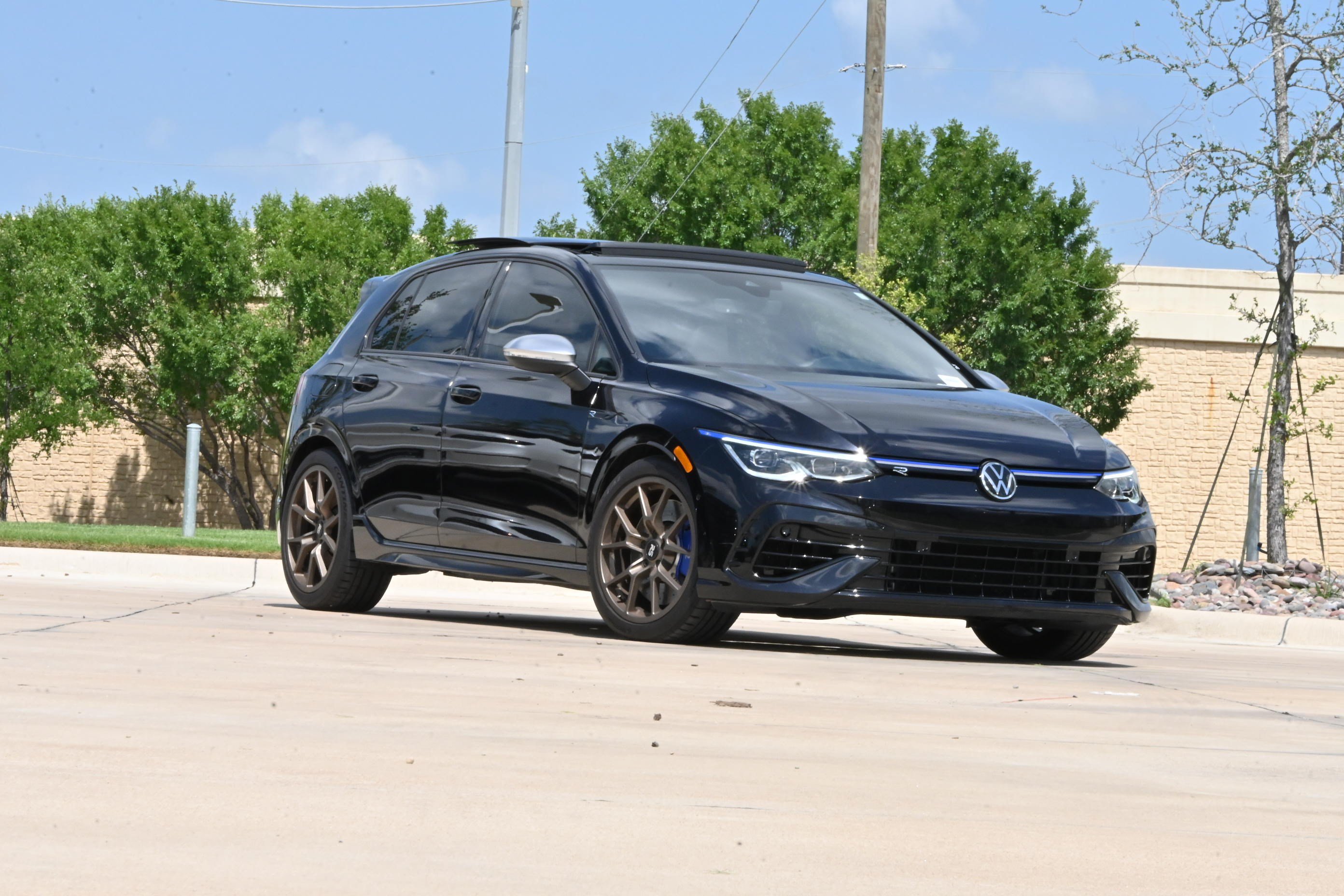 Used 2024 Volkswagen Golf R AWD/4WD image 2