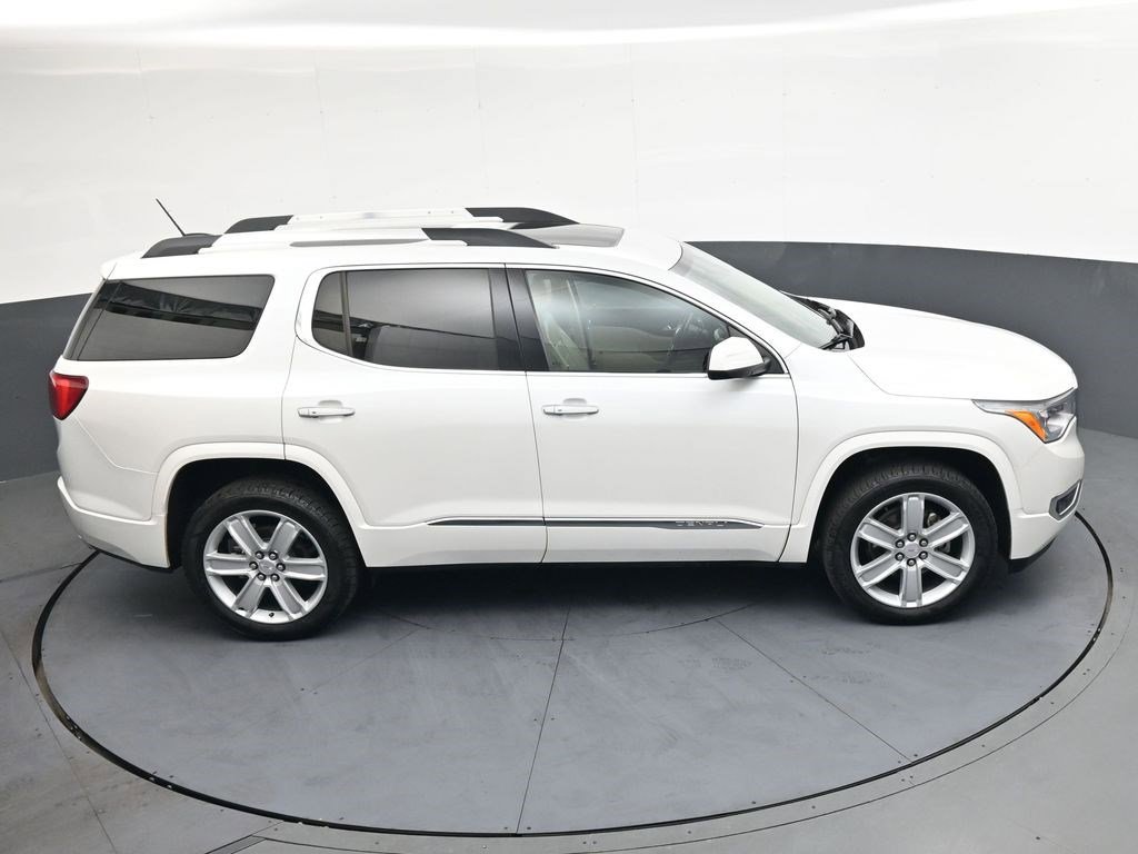 Used 2019 GMC Acadia Denali w/ Technology Package FWD image 20