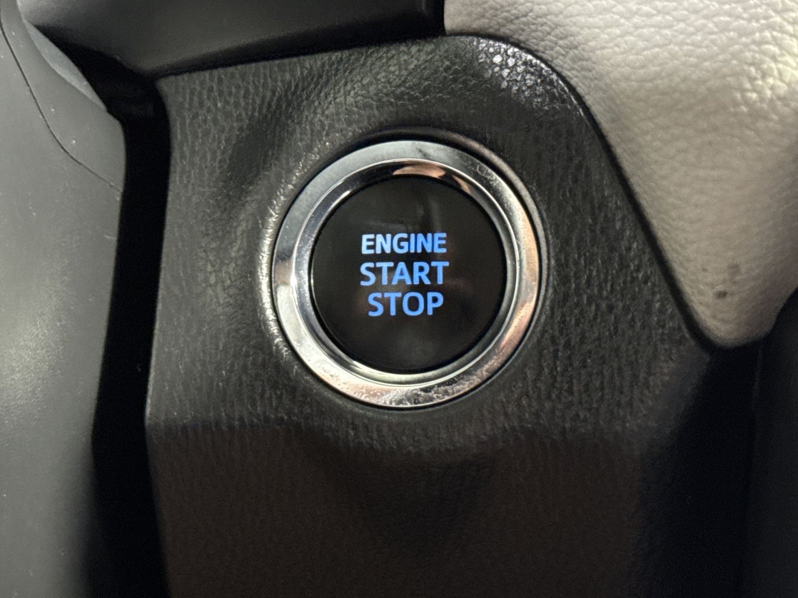 Used 2021 Toyota RAV4 XLE AWD/4WD image 42