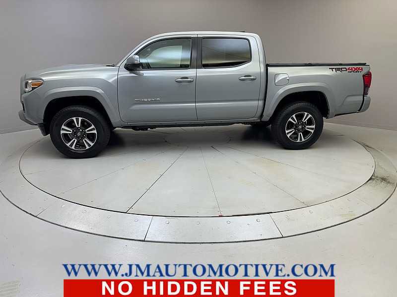 Used 2018 Toyota Tacoma TRD Sport AWD/4WD image 2