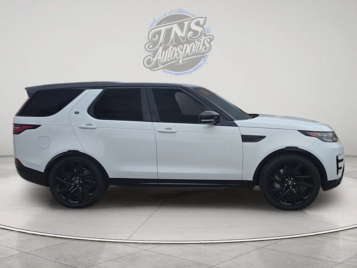 Used 2018 Land Rover Discovery HSE Luxury image 6