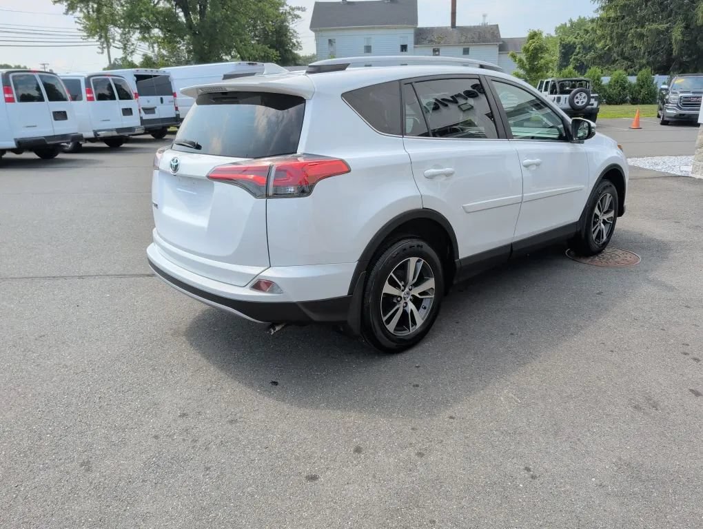 Used 2017 Toyota RAV4 XLE w/ Carpet Mat Package AWD/4WD image 8