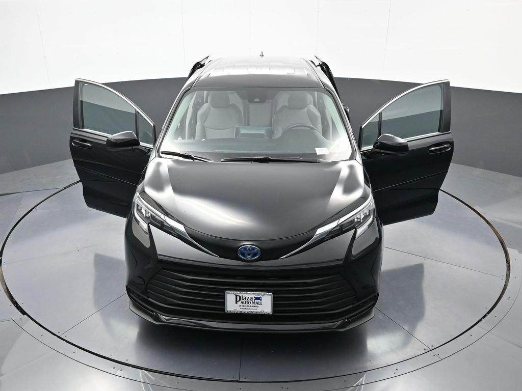 Used 2024 Toyota Sienna LE w/ Protection Package (TMS) AWD/4WD image 42