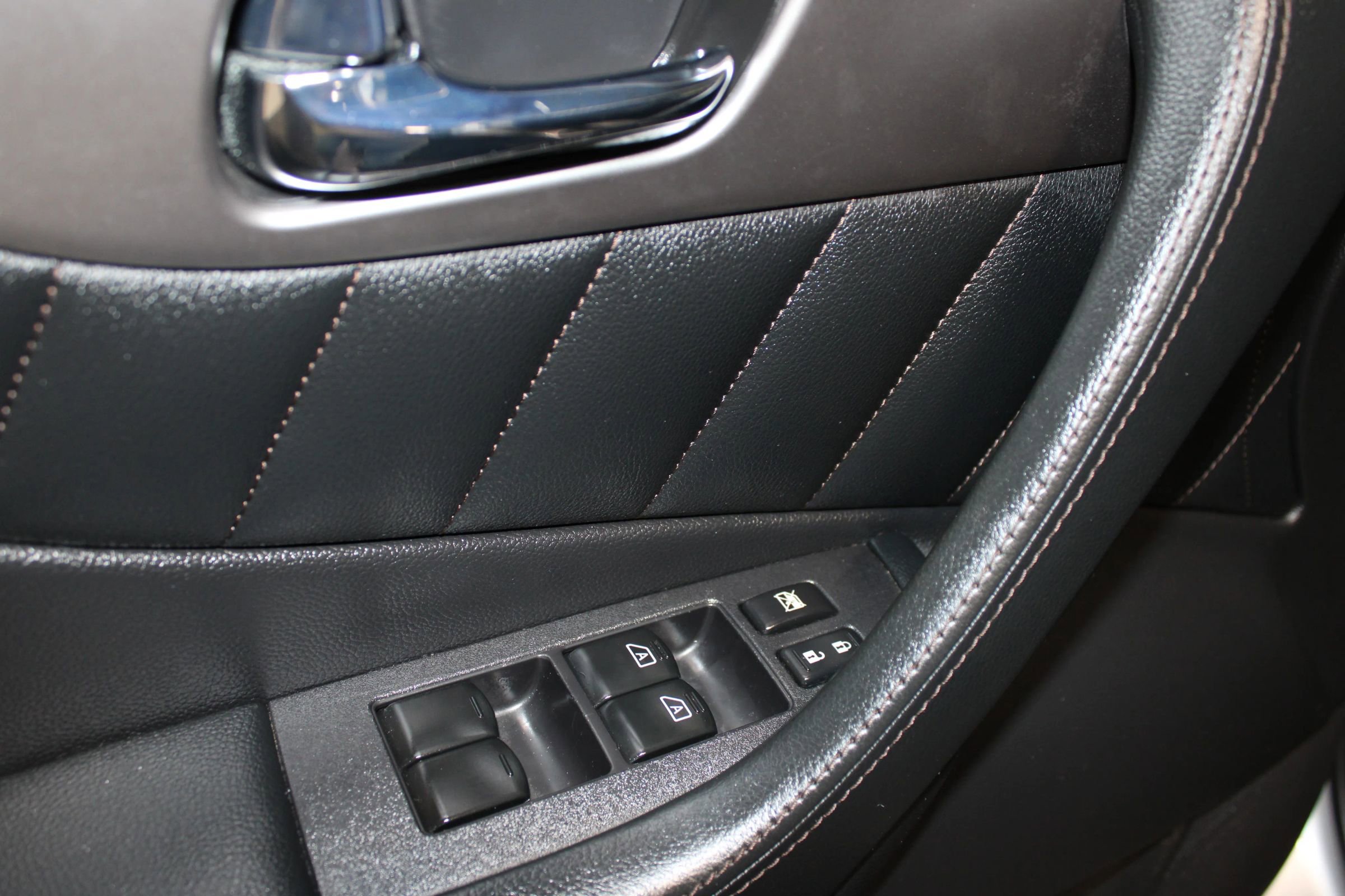 Used 2014 INFINITI QX70 3.7 image 9