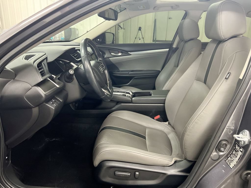 Used 2018 Honda Civic Touring image 21