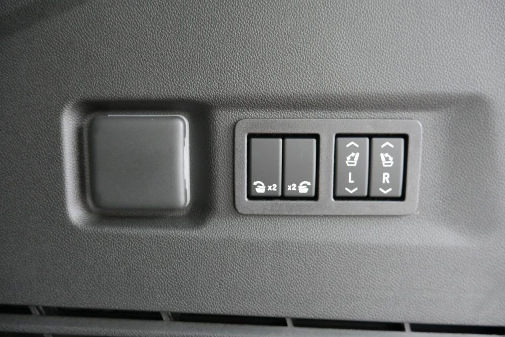 New 2026 Chevrolet Suburban RST w/ Advanced Technology Package image 29