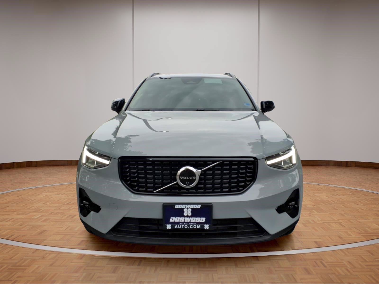 New 2026 Volvo XC40 B5 Plus w/ Climate Package AWD/4WD image 2