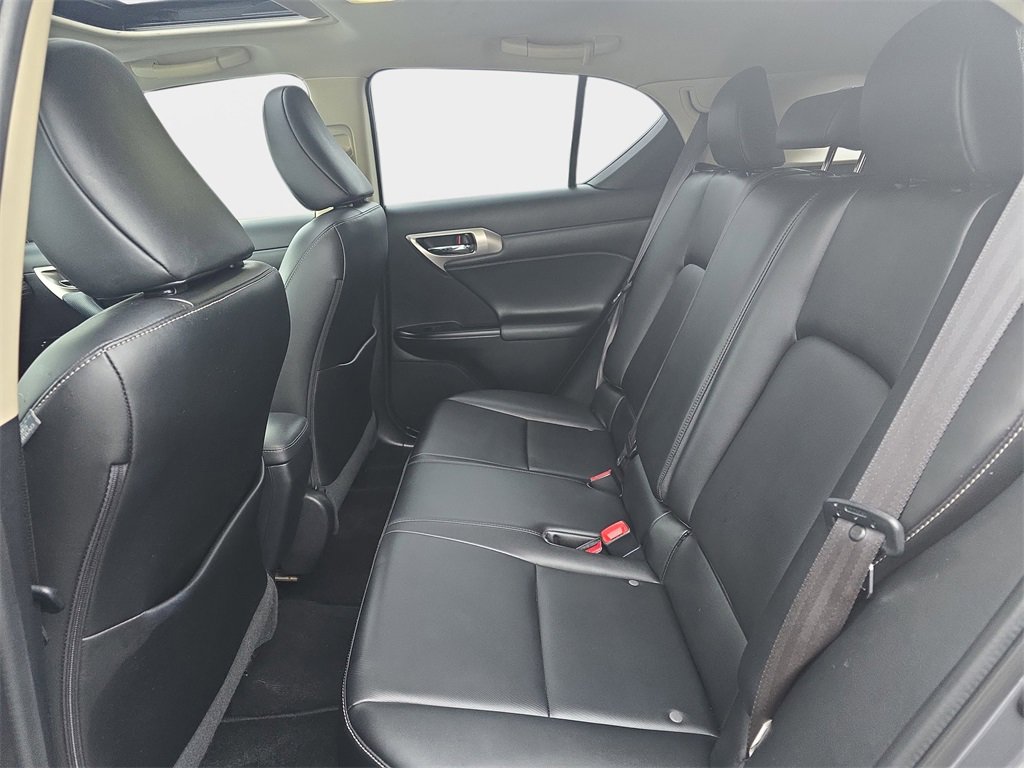 Used 2015 Lexus CT 200h image 13