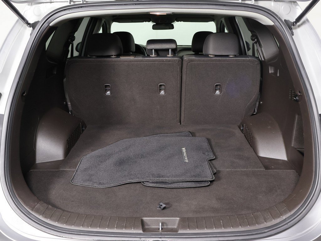 Used 2020 Hyundai Santa Fe SE image 14