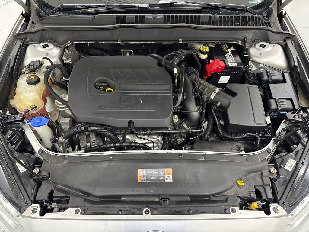 Used 2016 Ford Fusion SE FWD image 10