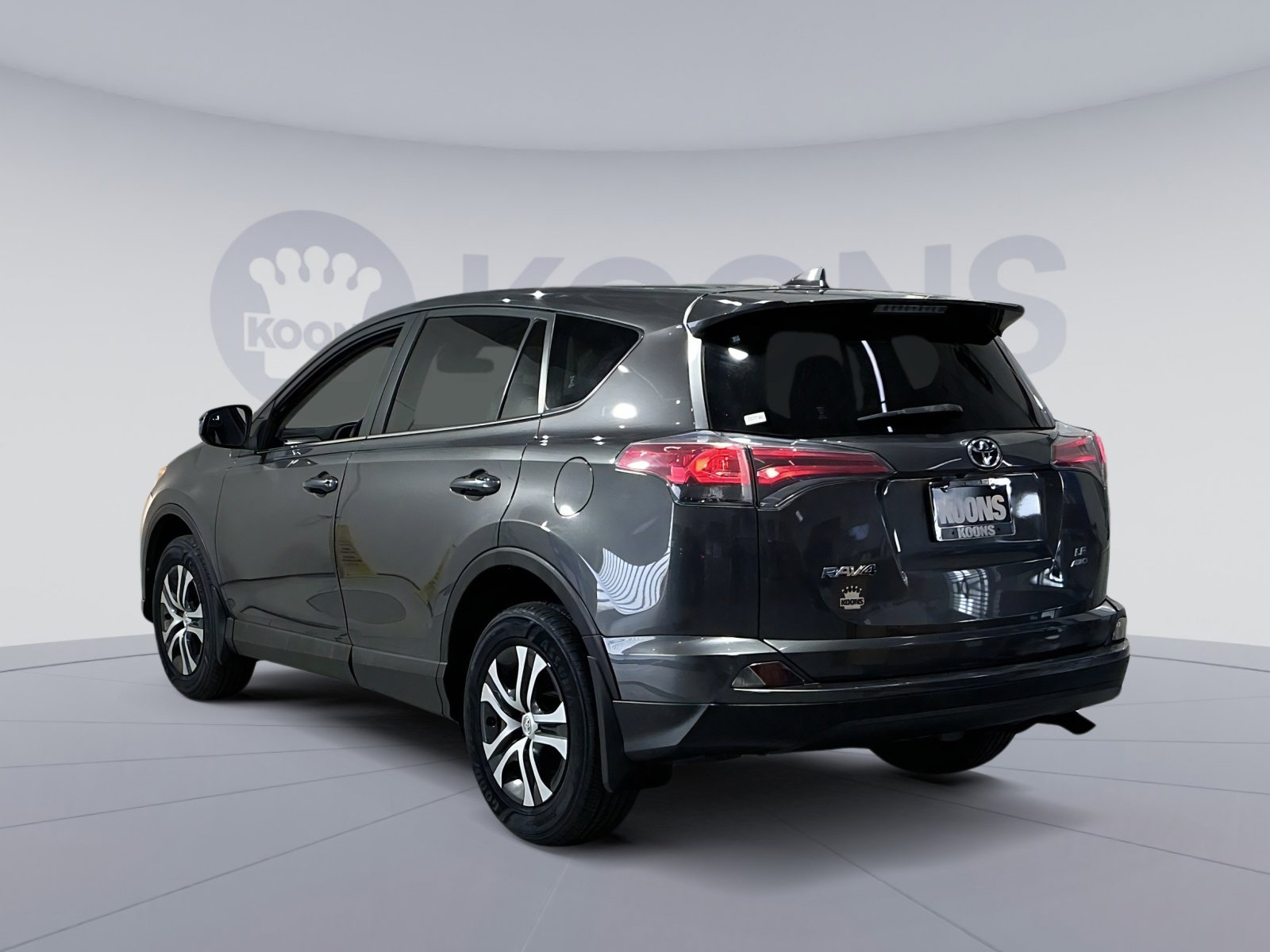 Used 2018 Toyota RAV4 LE image 14