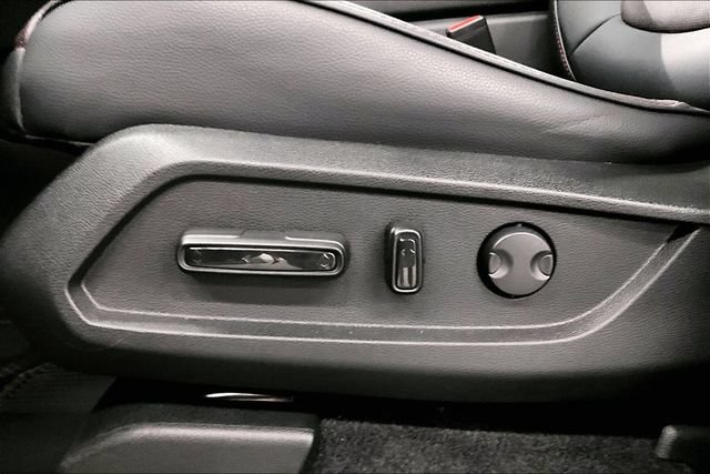 Used 2026 Honda Pilot Black Edition image 32