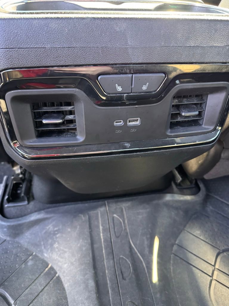 Used 2024 Chevrolet Silverado 2500 ZR2 w/ Technology Package image 17