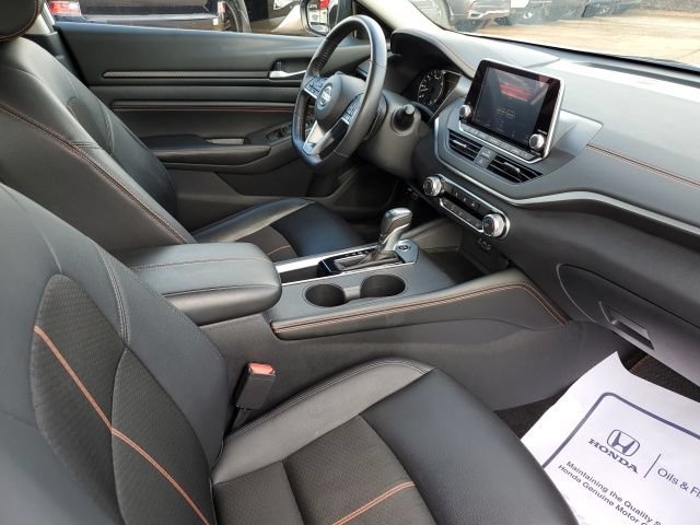 Used 2022 Nissan Altima 2.5 SR FWD image 8