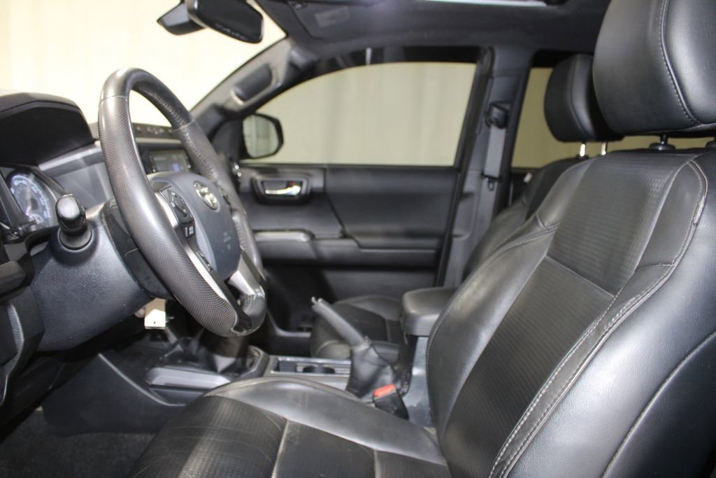 Used 2020 Toyota Tacoma TRD Off-Road w/ TRD Premium Off Road Package image 16