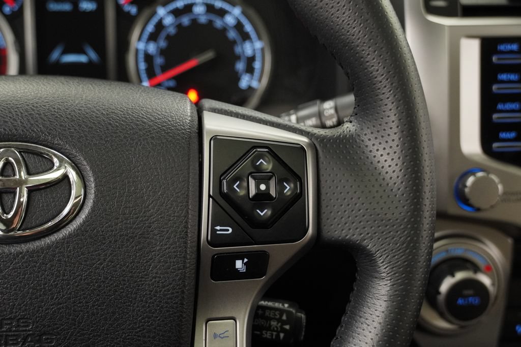 Used 2022 Toyota 4Runner Limited AWD/4WD image 41