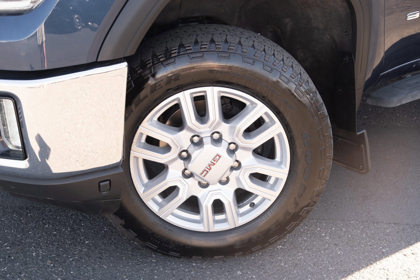 Used 2023 GMC Sierra 3500 SLT w/ SLT Preferred Package image 25