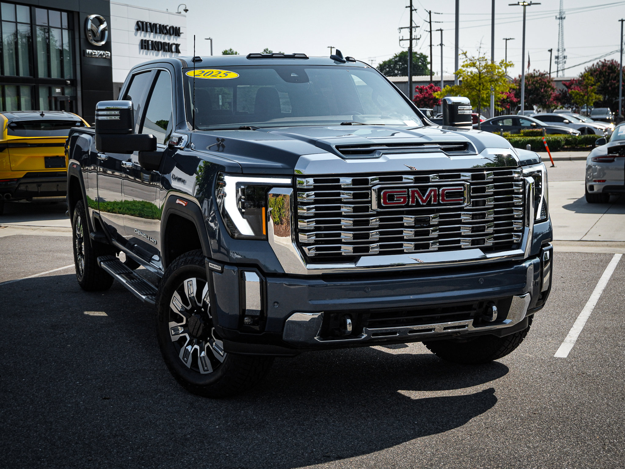 Used 2025 GMC Sierra 3500 Denali w/ Denali Reserve Package image 2