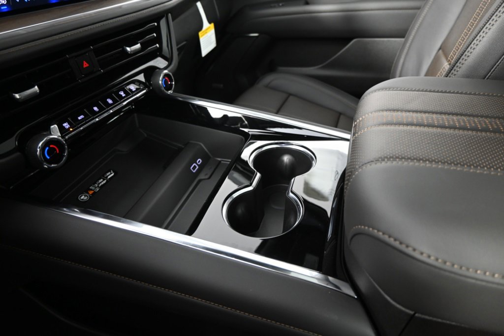 New 2026 Chevrolet Suburban High Country image 34