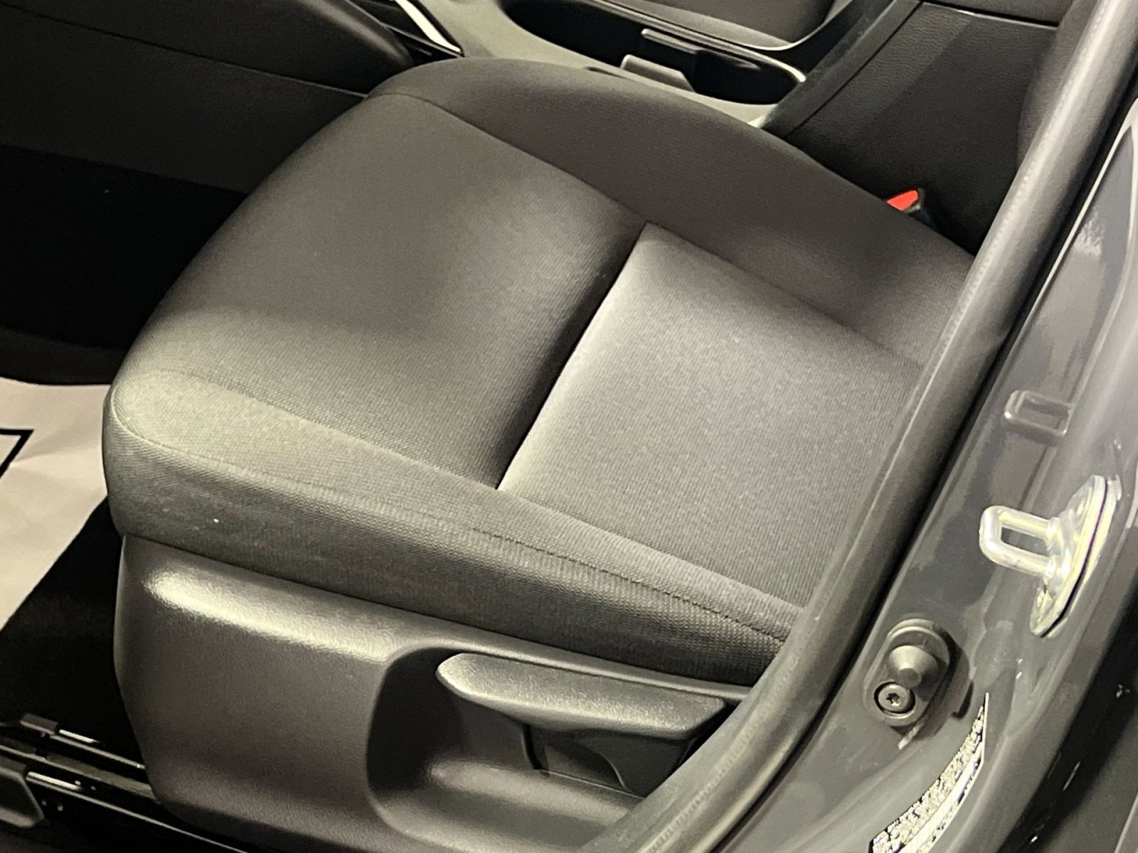 Used 2025 Toyota Corolla LE image 14