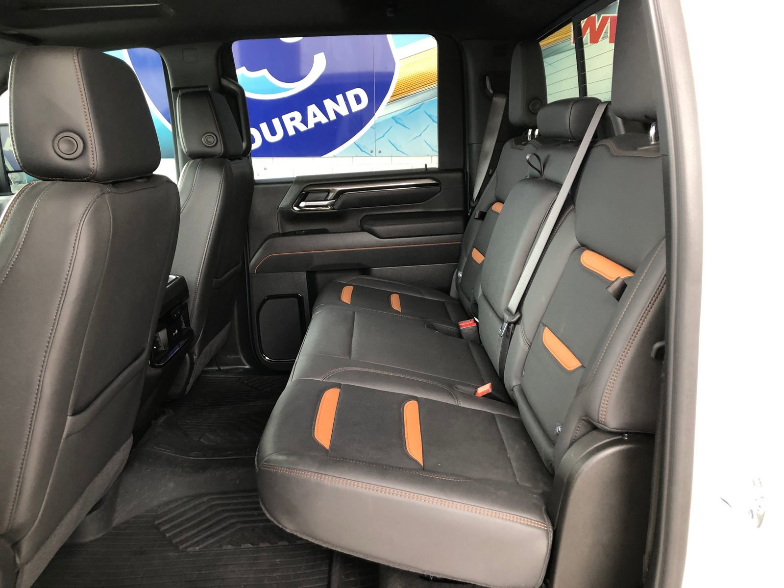 Used 2025 GMC Sierra 3500 AT4 w/ AT4 Premium Plus Package AWD/4WD image 8