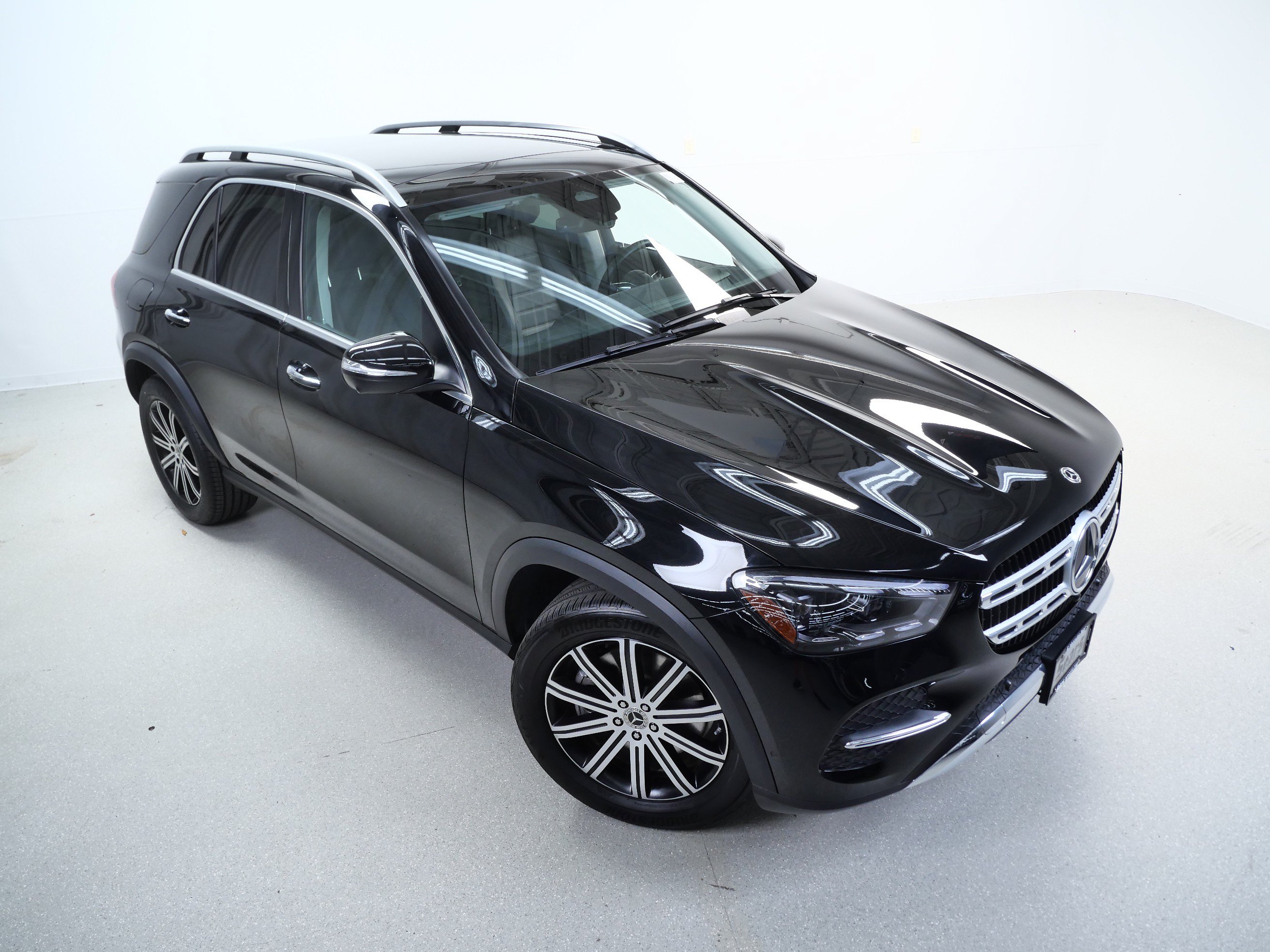 Certified 2025 Mercedes-Benz GLE 450e 4MATIC w/ Winter Package image 4