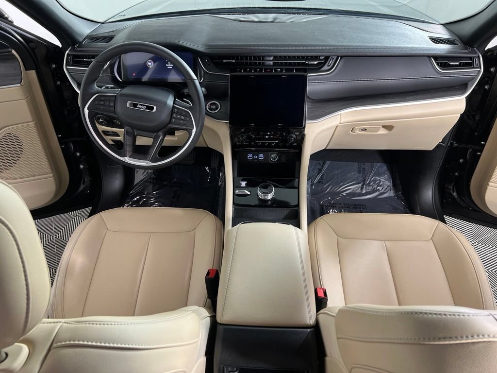Used 2024 Jeep Grand Cherokee Limited AWD/4WD image 10