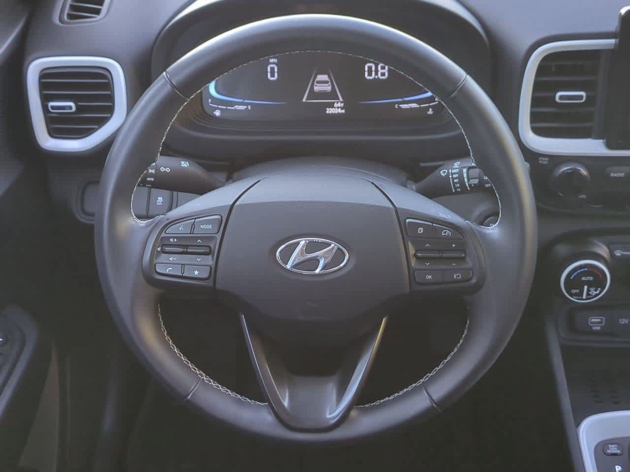 Used 2023 Hyundai Venue Limited FWD image 21