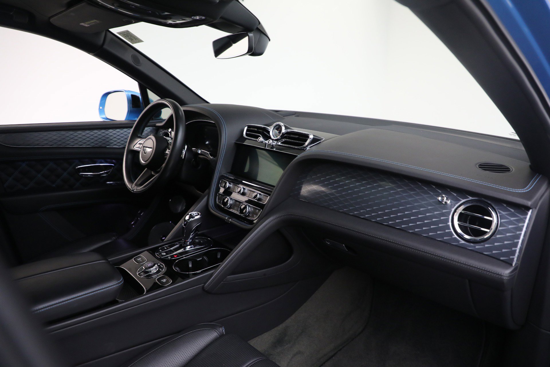 Certified 2021 Bentley Bentayga image 25