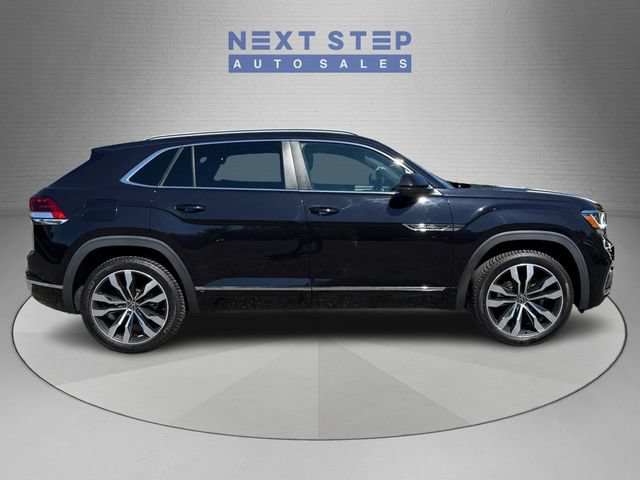 Used 2020 Volkswagen Atlas Cross Sport SEL R-Line AWD/4WD image 9